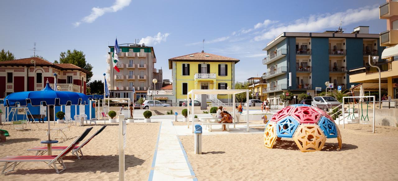 Hotel Villa Laura Rimini Exterior photo